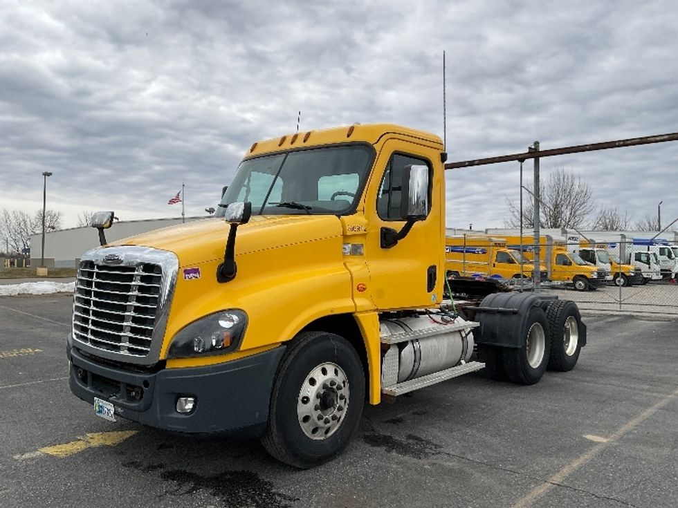 Day Cab Tractor-Heavy Duty Tractors-Freightliner-2019-Cascadia 12564ST-Fredonia-NY-390,420\n\t\tmiles-$ 39,500 - Image 3