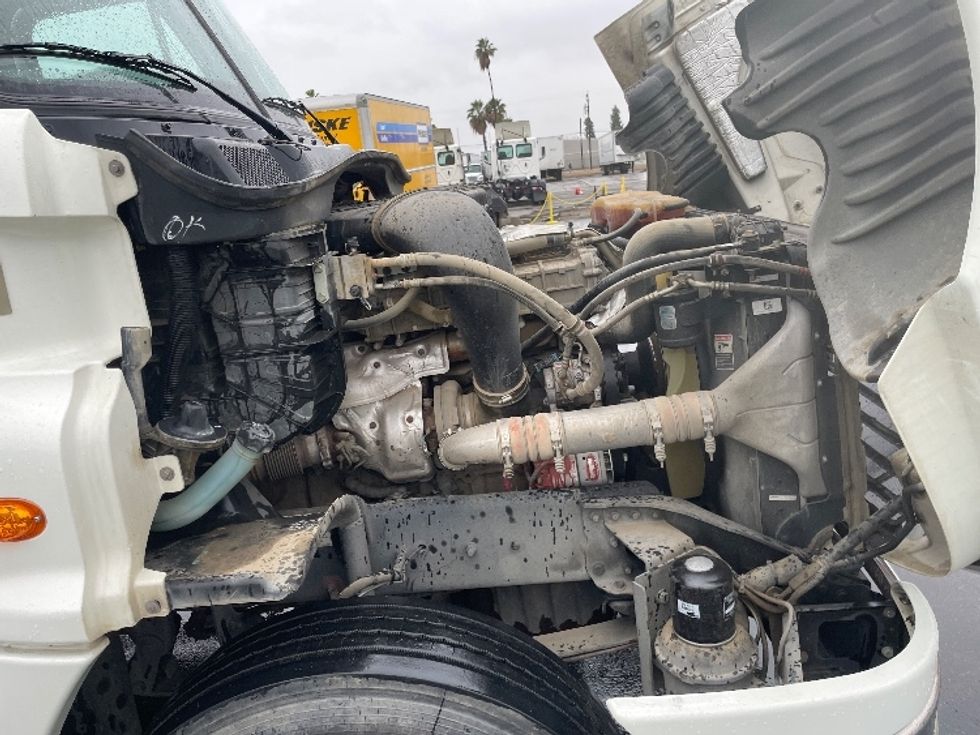 Day Cab Tractor-Heavy Duty Tractors-Freightliner-2019-Cascadia 12564ST-Fresno-CA-155,400\n\t\tmiles-$ 72,000 - Image 15