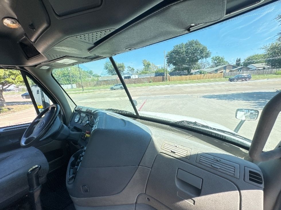 Day Cab Tractor-Heavy Duty Tractors-Freightliner-2019-Cascadia 12564ST-Garland-TX-314,618\n\t\tmiles-$ 42,500 - Image 13