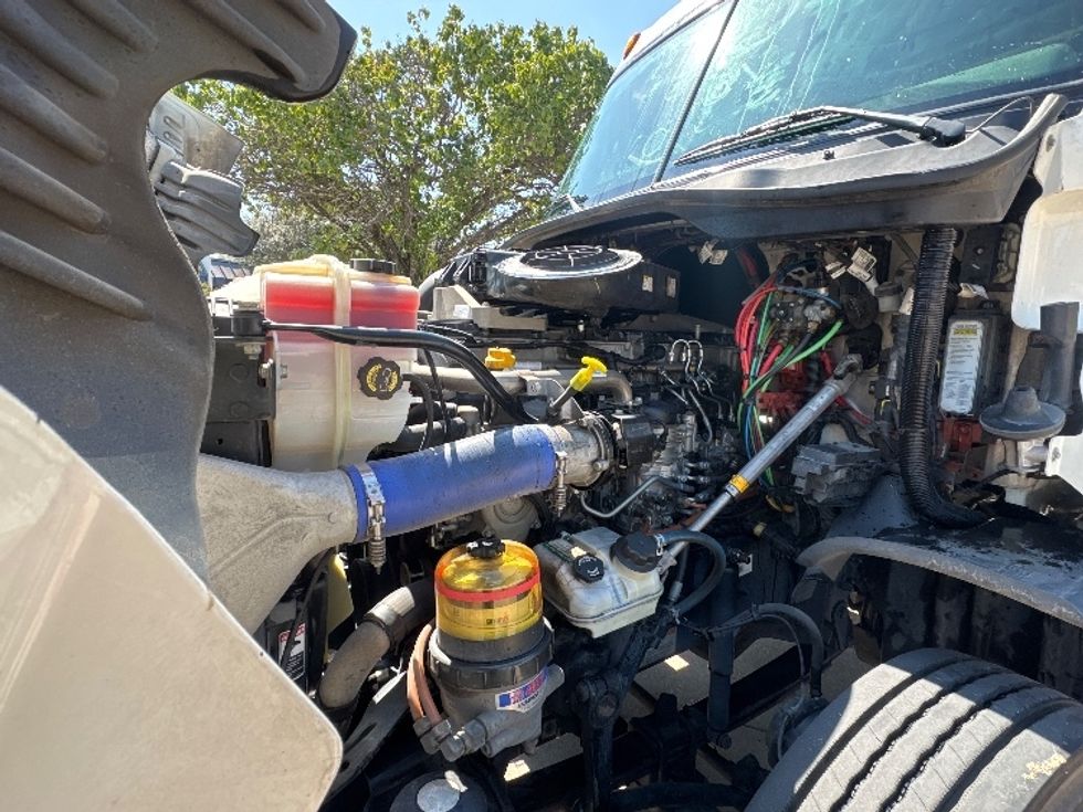 Day Cab Tractor-Heavy Duty Tractors-Freightliner-2019-Cascadia 12564ST-Garland-TX-314,618\n\t\tmiles-$ 42,500 - Image 16