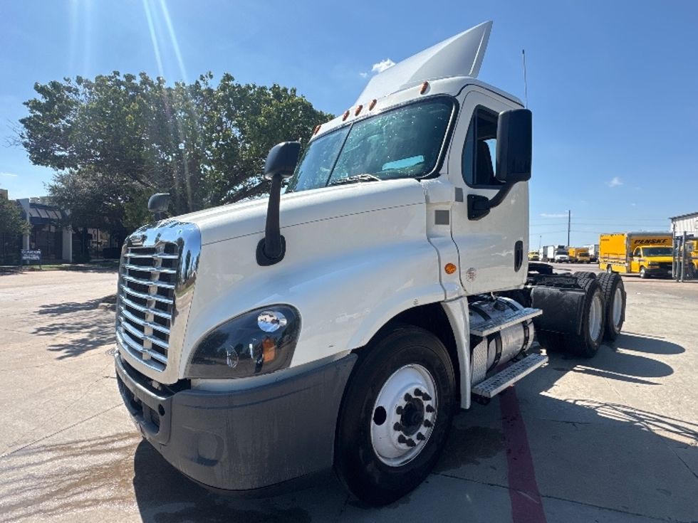 Day Cab Tractor-Heavy Duty Tractors-Freightliner-2019-Cascadia 12564ST-Garland-TX-314,618\n\t\tmiles-$ 42,500 - Image 3
