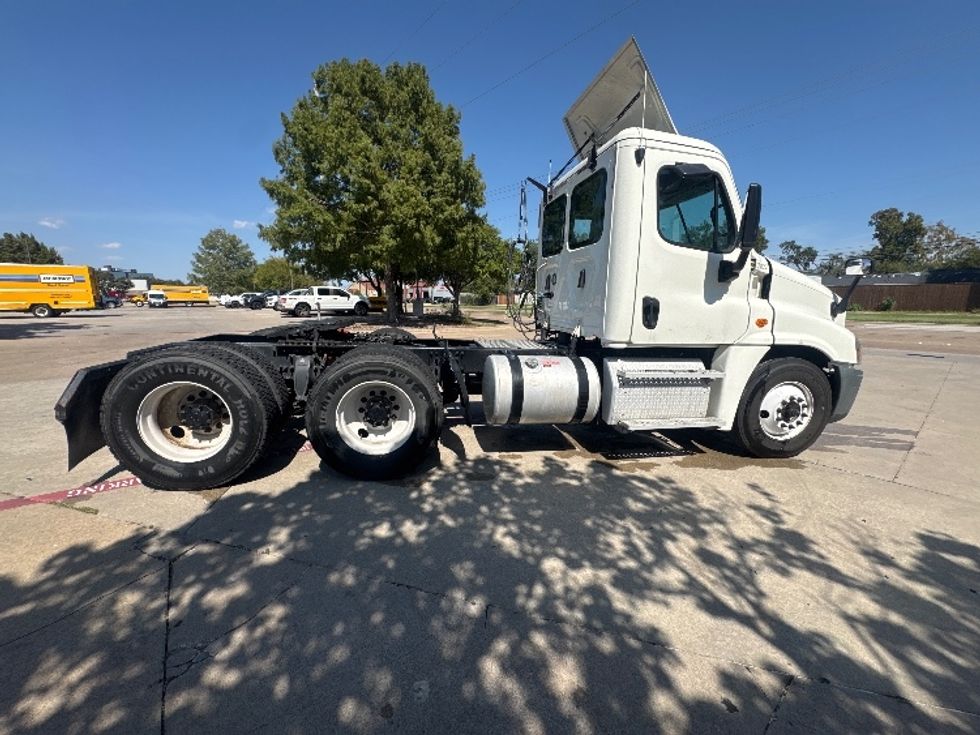 Day Cab Tractor-Heavy Duty Tractors-Freightliner-2019-Cascadia 12564ST-Garland-TX-314,618\n\t\tmiles-$ 42,500 - Image 8