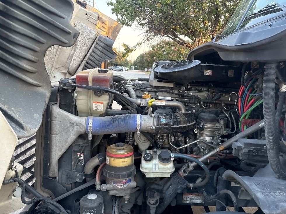 Day Cab Tractor-Heavy Duty Tractors-Freightliner-2019-Cascadia 12564ST-Garland-TX-333,148\n\t\tmiles-$ 41,500 - Image 16