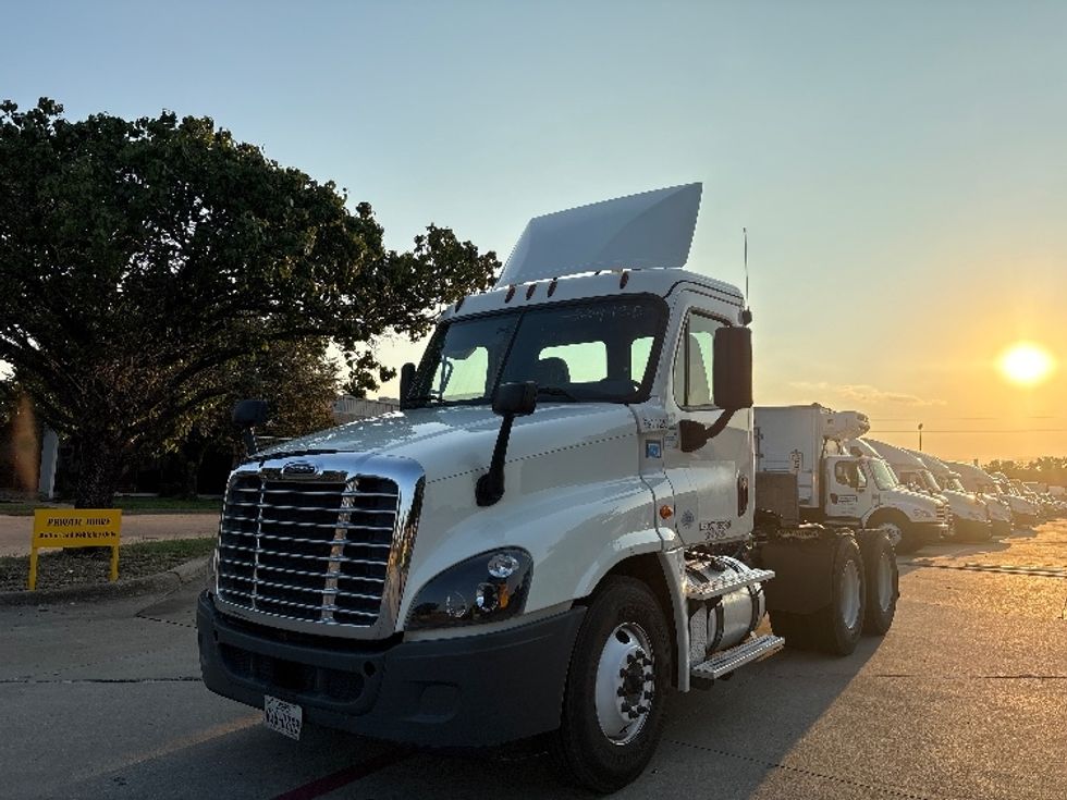 Day Cab Tractor-Heavy Duty Tractors-Freightliner-2019-Cascadia 12564ST-Garland-TX-333,148\n\t\tmiles-$ 41,500 - Image 3