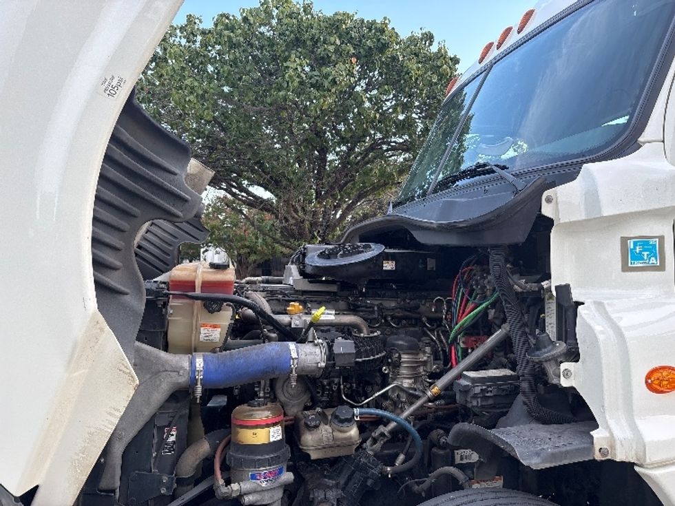 Day Cab Tractor-Heavy Duty Tractors-Freightliner-2019-Cascadia 12564ST-Garland-TX-361,283\n\t\tmiles-$ 39,750 - Image 16