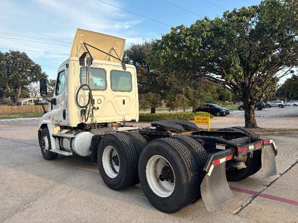 Day Cab Tractor-Heavy Duty Tractors-Freightliner-2019-Cascadia 12564ST-Garland-TX-361,283\n\t\tmiles-$ 39,750 - Image 5