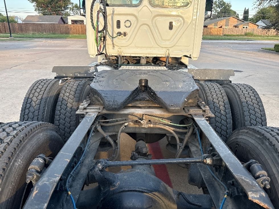 Day Cab Tractor-Heavy Duty Tractors-Freightliner-2019-Cascadia 12564ST-Garland-TX-361,283\n\t\tmiles-$ 39,750 - Image 6