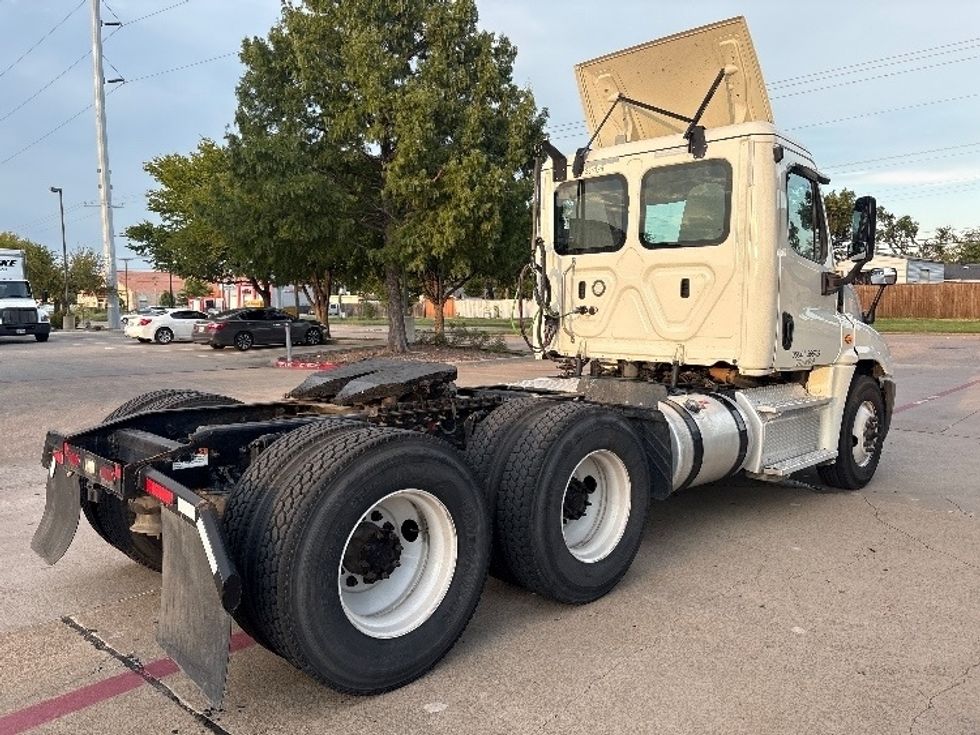 Day Cab Tractor-Heavy Duty Tractors-Freightliner-2019-Cascadia 12564ST-Garland-TX-361,283\n\t\tmiles-$ 39,750 - Image 7