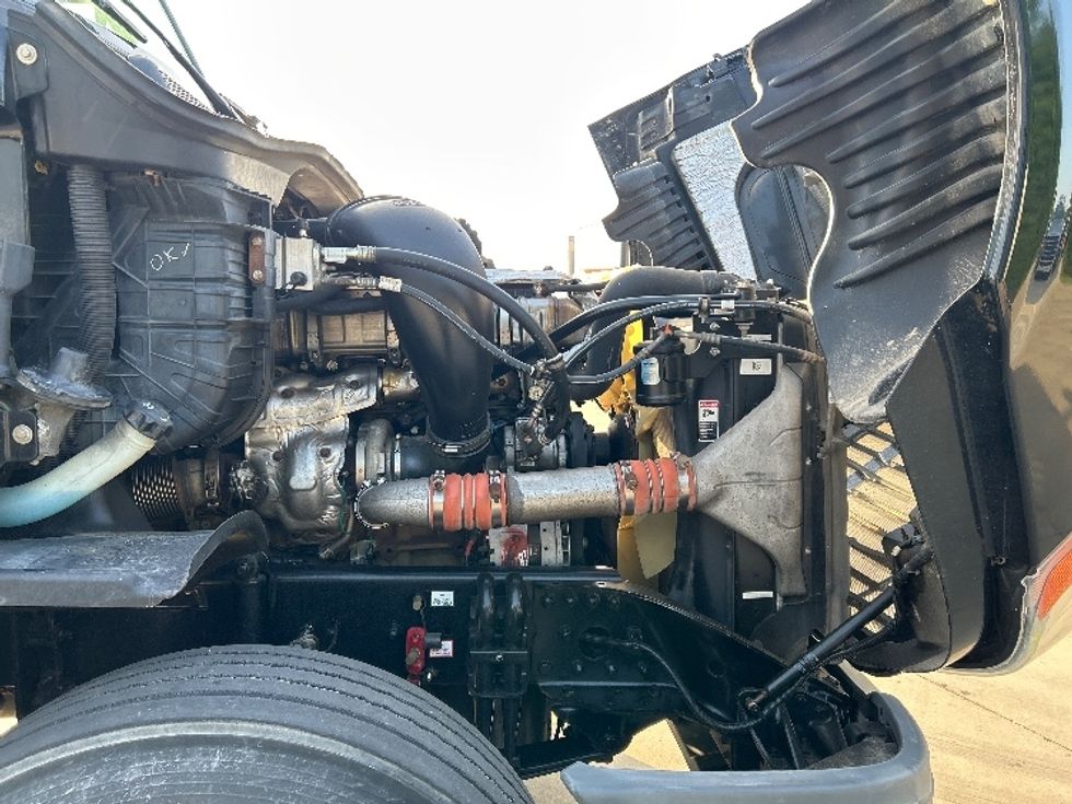 Day Cab Tractor-Heavy Duty Tractors-Freightliner-2019-Cascadia 12564ST-Goshen-IN-122,005\n\t\tmiles-$ 41,500 - Image 15