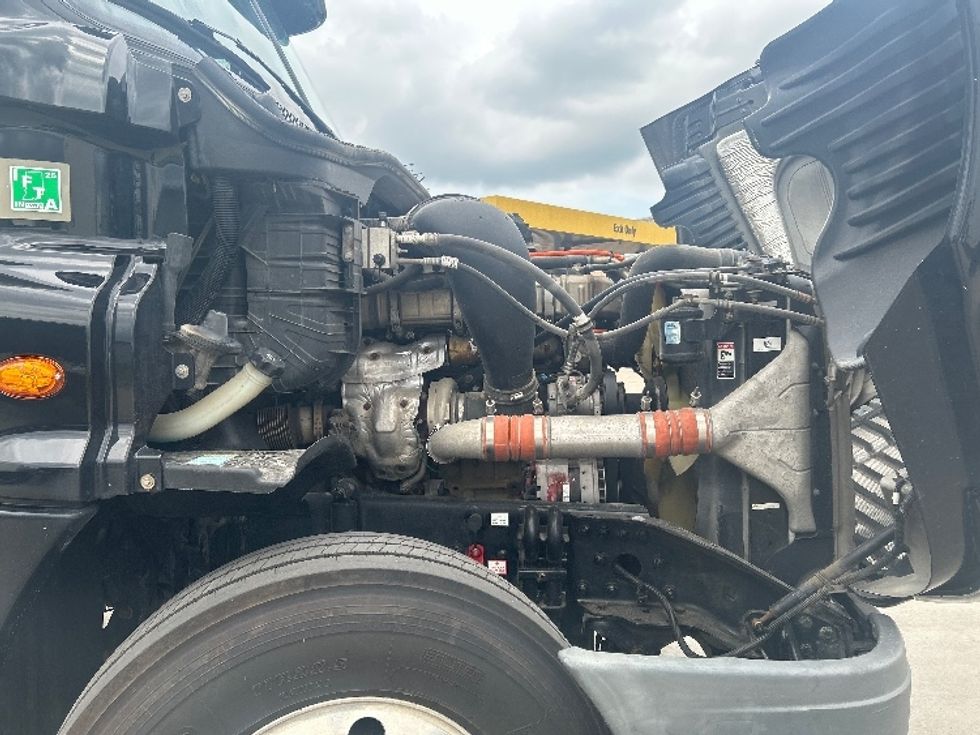 Day Cab Tractor-Heavy Duty Tractors-Freightliner-2019-Cascadia 12564ST-Goshen-IN-146,932\n\t\tmiles-$ 43,250 - Image 16