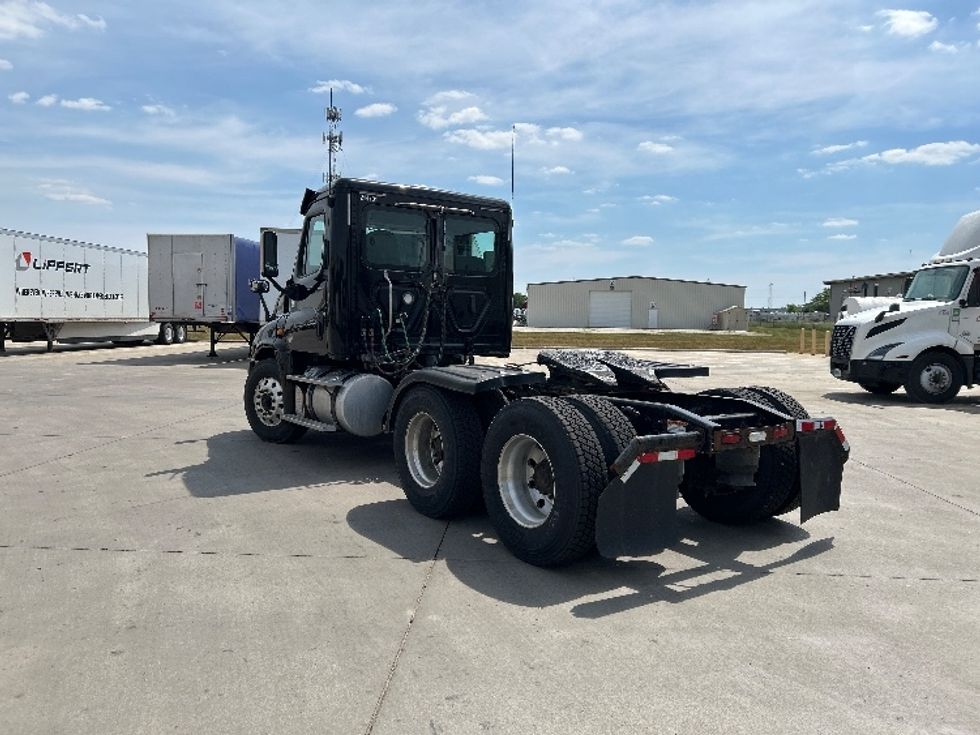 Day Cab Tractor-Heavy Duty Tractors-Freightliner-2019-Cascadia 12564ST-Goshen-IN-152,568\n\t\tmiles-$ 41,500 - Image 5