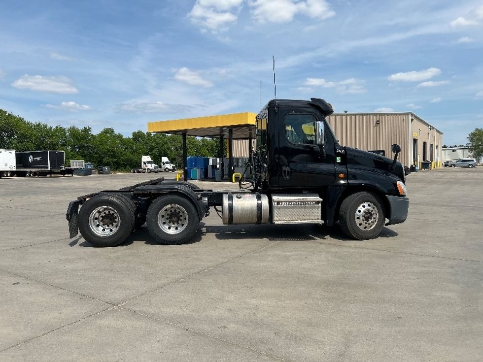 Day Cab Tractor-Heavy Duty Tractors-Freightliner-2019-Cascadia 12564ST-Goshen-IN-152,568\n\t\tmiles-$ 41,500 - Image 8