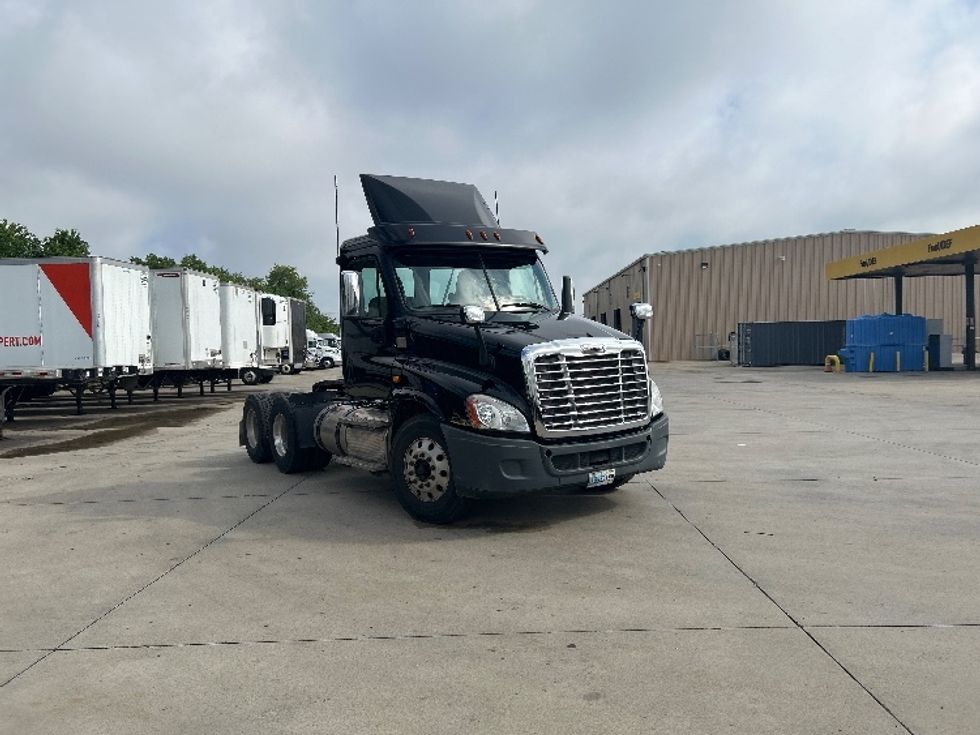 Day Cab Tractor-Heavy Duty Tractors-Freightliner-2019-Cascadia 12564ST-Goshen-IN-157,724\n\t\tmiles-$ 41,500 - Image 1