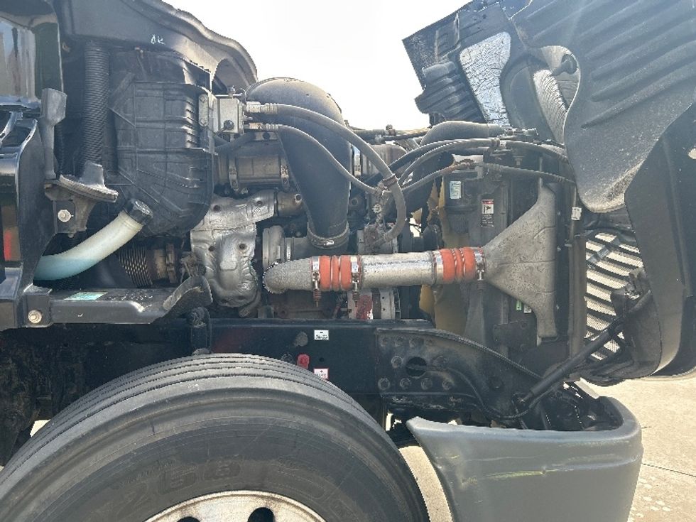 Day Cab Tractor-Heavy Duty Tractors-Freightliner-2019-Cascadia 12564ST-Goshen-IN-157,724\n\t\tmiles-$ 41,500 - Image 15