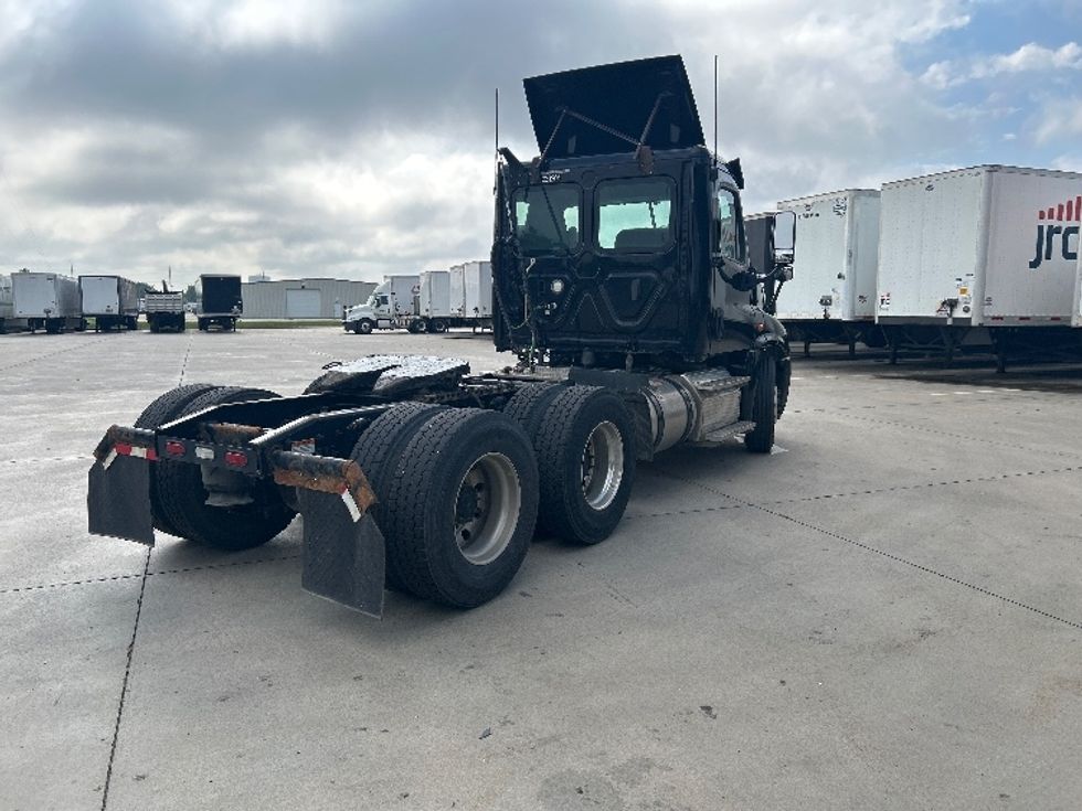 Day Cab Tractor-Heavy Duty Tractors-Freightliner-2019-Cascadia 12564ST-Goshen-IN-157,724\n\t\tmiles-$ 41,500 - Image 7