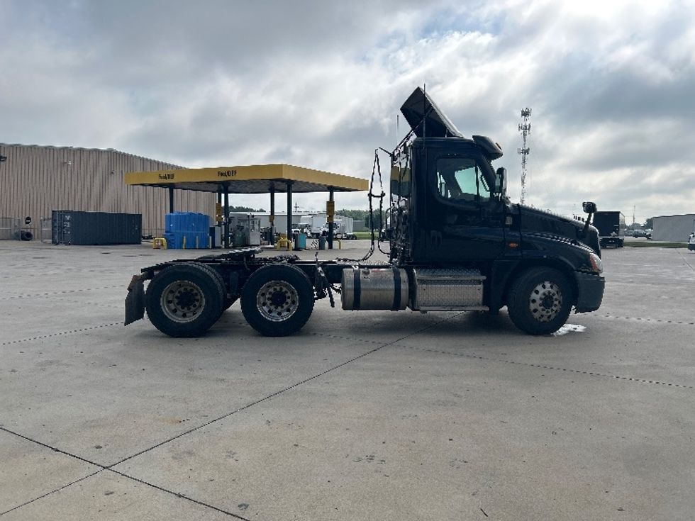 Day Cab Tractor-Heavy Duty Tractors-Freightliner-2019-Cascadia 12564ST-Goshen-IN-157,724\n\t\tmiles-$ 41,500 - Image 8