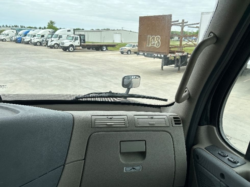 Day Cab Tractor-Heavy Duty Tractors-Freightliner-2019-Cascadia 12564ST-Goshen-IN-171,319\n\t\tmiles-$ 41,500 - Image 13