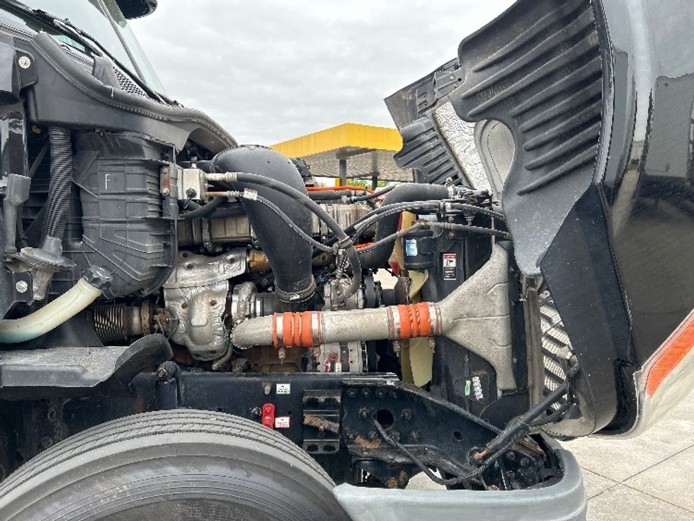 Day Cab Tractor-Heavy Duty Tractors-Freightliner-2019-Cascadia 12564ST-Goshen-IN-171,319\n\t\tmiles-$ 41,500 - Image 15