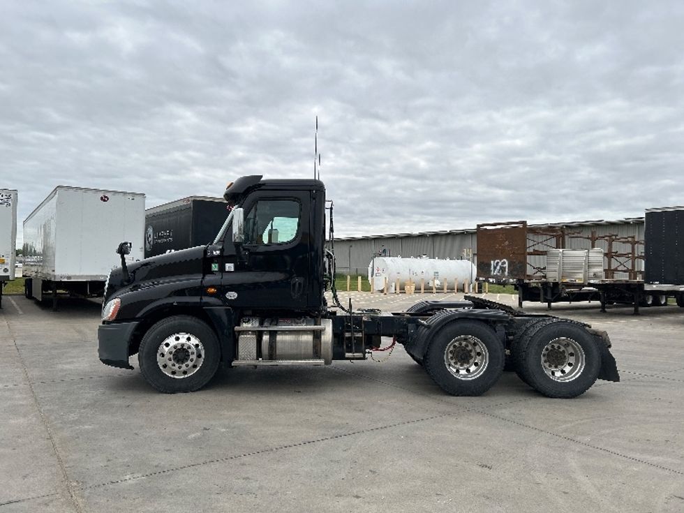 Day Cab Tractor-Heavy Duty Tractors-Freightliner-2019-Cascadia 12564ST-Goshen-IN-171,319\n\t\tmiles-$ 41,500 - Image 4