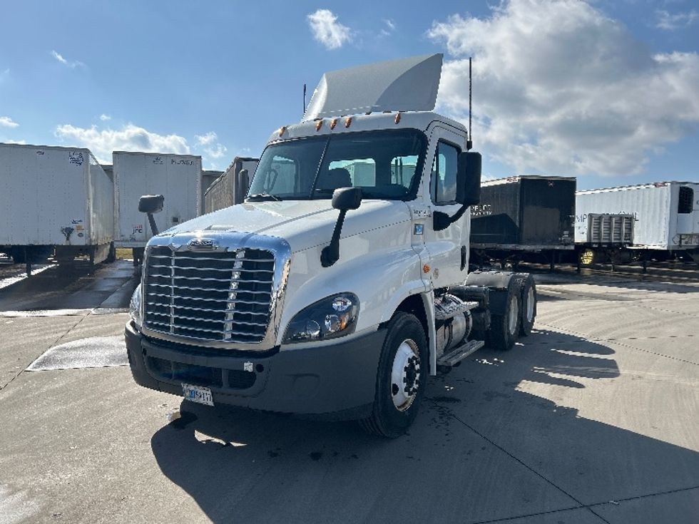 Day Cab Tractor-Heavy Duty Tractors-Freightliner-2019-Cascadia 12564ST-Goshen-IN-265,523\n\t\tmiles-$ 42,750 - Image 3