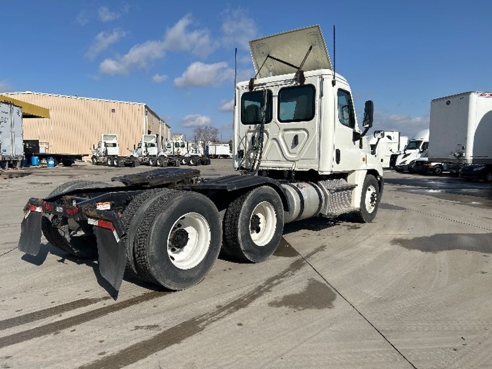 Day Cab Tractor-Heavy Duty Tractors-Freightliner-2019-Cascadia 12564ST-Goshen-IN-265,523\n\t\tmiles-$ 42,750 - Image 7