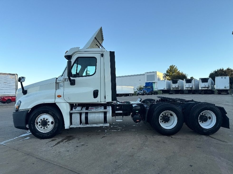 Day Cab Tractor-Heavy Duty Tractors-Freightliner-2019-Cascadia 12564ST-Grand Prairie-TX-229,983\n\t\tmiles-$ 51,750 - Image 4