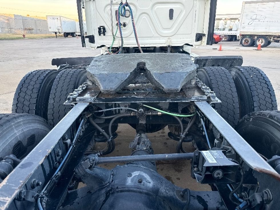 Day Cab Tractor-Heavy Duty Tractors-Freightliner-2019-Cascadia 12564ST-Grand Prairie-TX-229,983\n\t\tmiles-$ 51,750 - Image 6