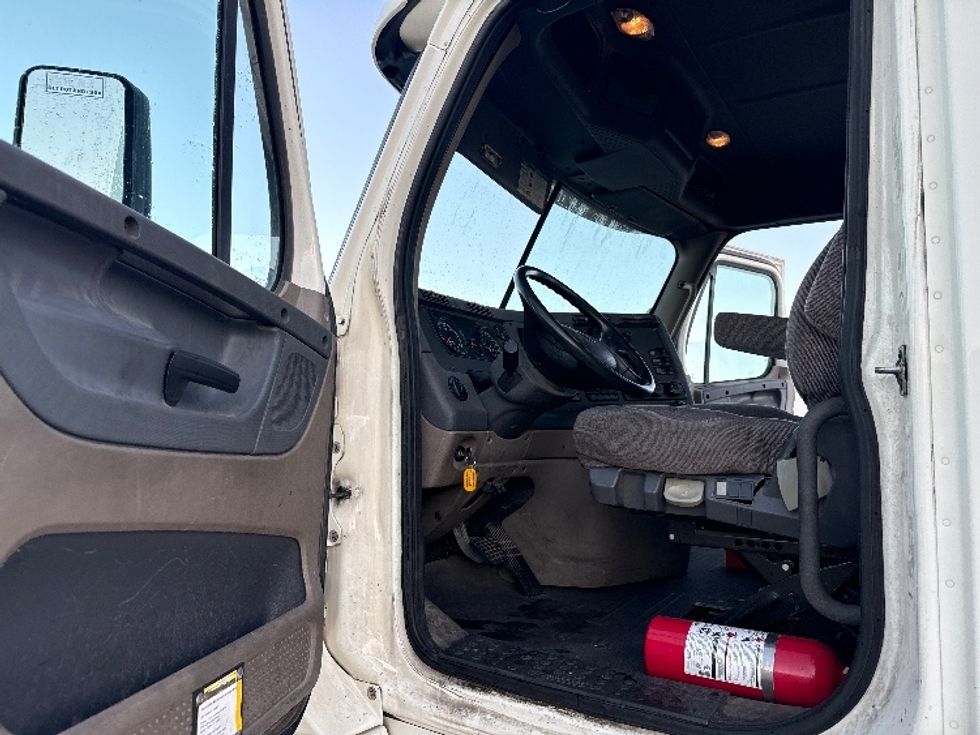 Day Cab Tractor-Heavy Duty Tractors-Freightliner-2019-Cascadia 12564ST-Grand Prairie-TX-229,983\n\t\tmiles-$ 51,750 - Image 9