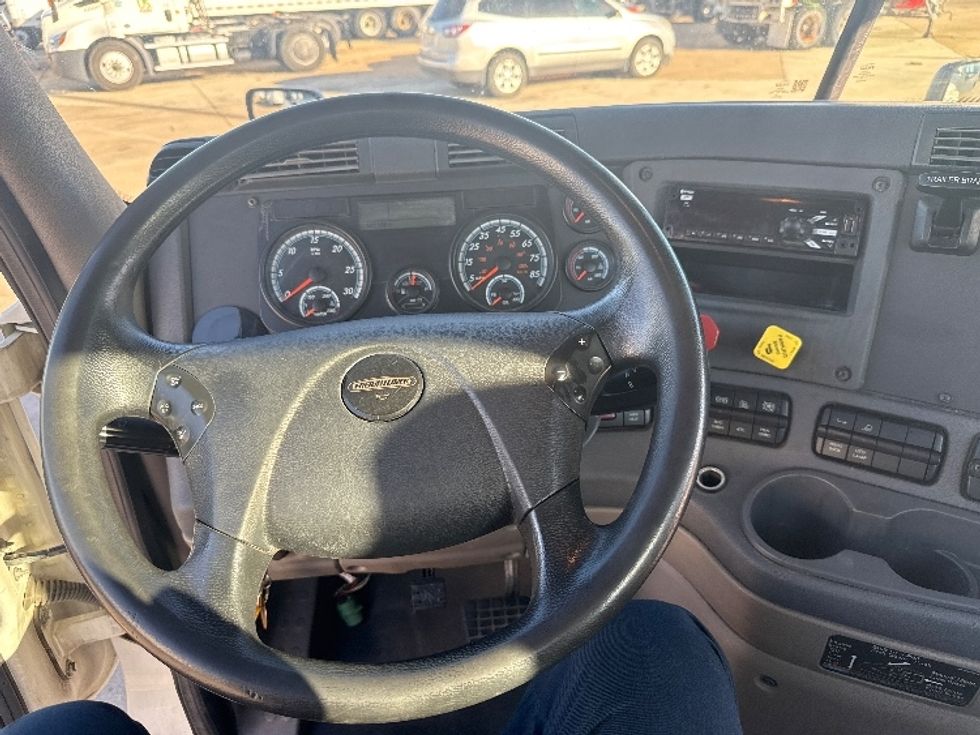 Day Cab Tractor-Heavy Duty Tractors-Freightliner-2019-Cascadia 12564ST-Grand Prairie-TX-301,187\n\t\tmiles-$ 47,000 - Image 11