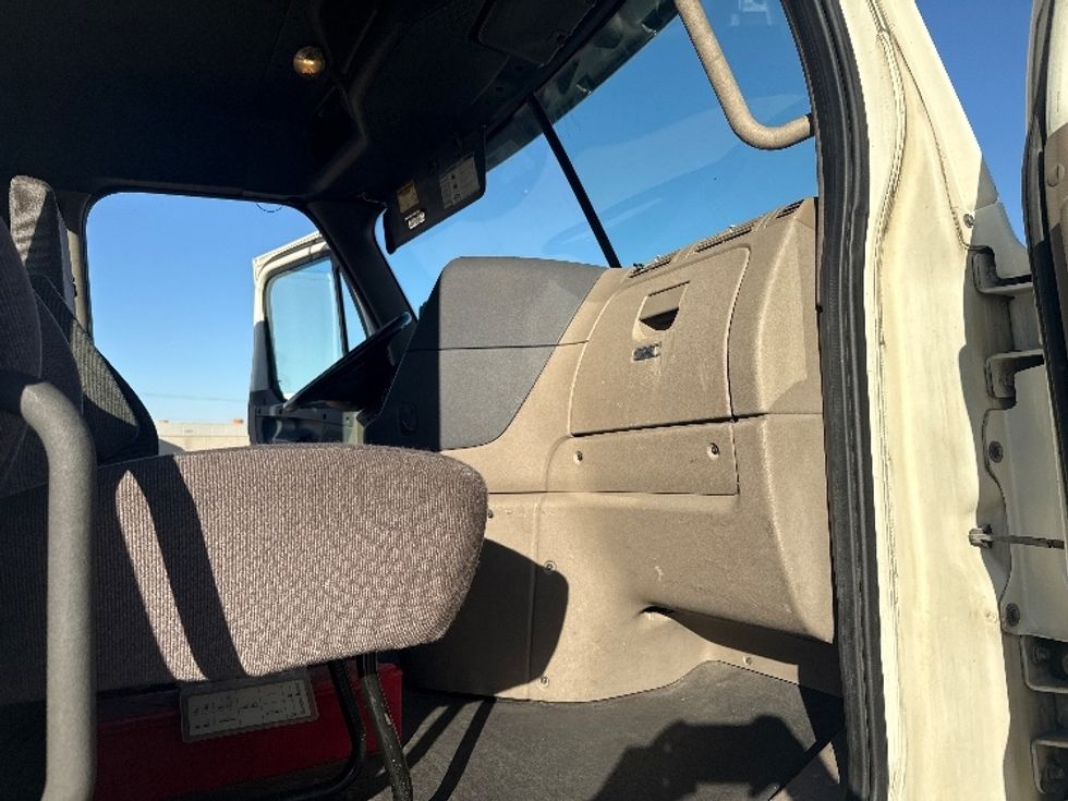 Day Cab Tractor-Heavy Duty Tractors-Freightliner-2019-Cascadia 12564ST-Grand Prairie-TX-301,187\n\t\tmiles-$ 47,000 - Image 12