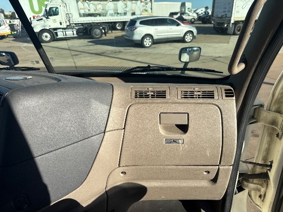 Day Cab Tractor-Heavy Duty Tractors-Freightliner-2019-Cascadia 12564ST-Grand Prairie-TX-301,187\n\t\tmiles-$ 47,000 - Image 13