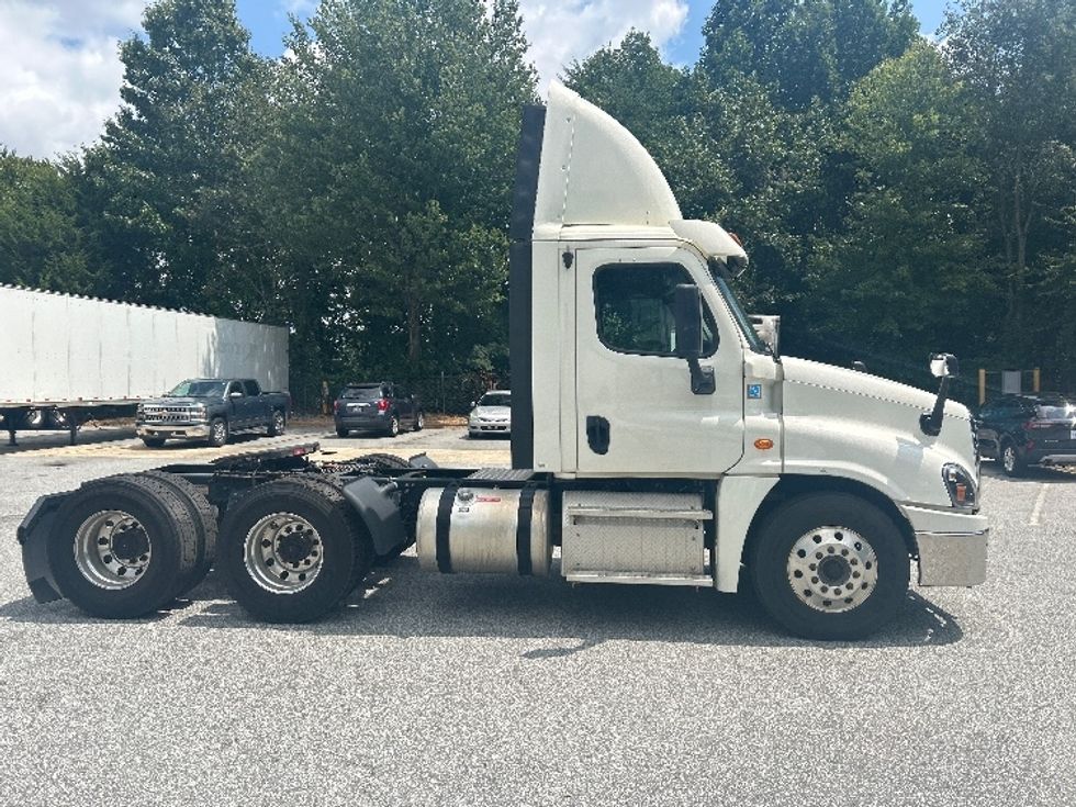 Day Cab Tractor-Heavy Duty Tractors-Freightliner-2019-Cascadia 12564ST-Greensboro-NC-508,051\n\t\tmiles-$ 37,500 - Image 8