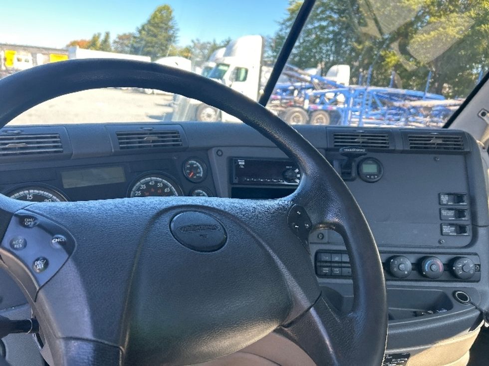 Day Cab Tractor-Heavy Duty Tractors-Freightliner-2019-Cascadia 12564ST-Greensboro-NC-580,852\n\t\tmiles-$ 26,500 - Image 10