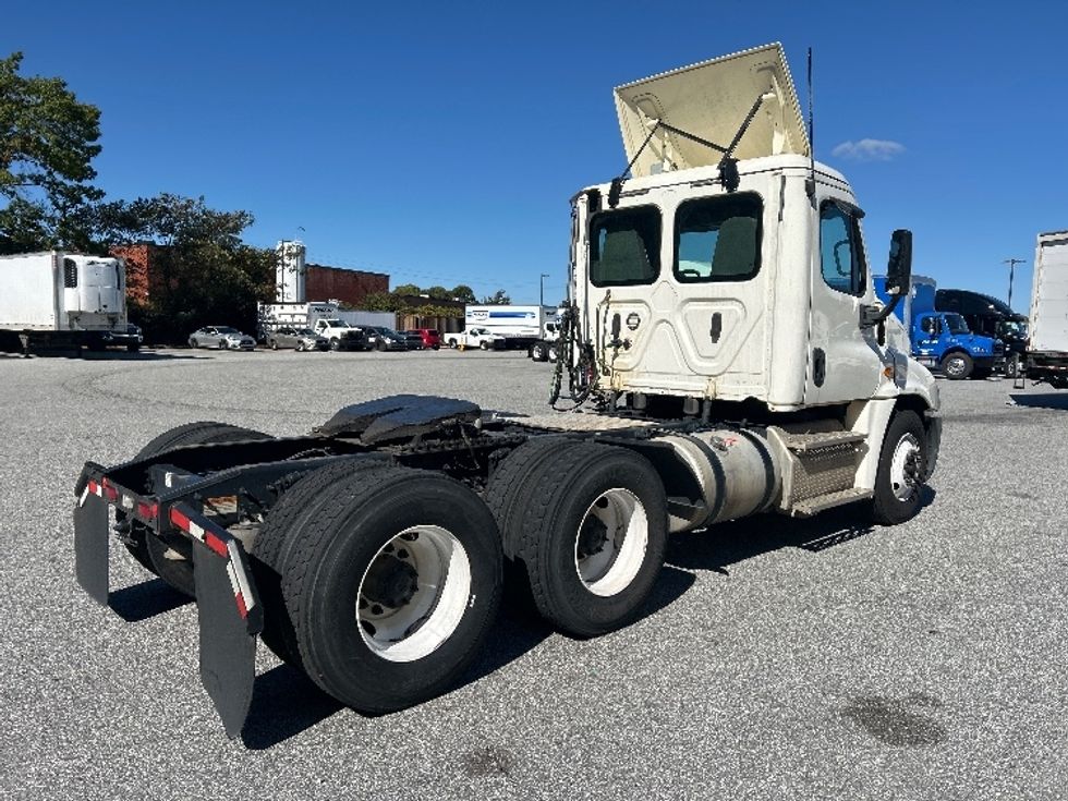 Day Cab Tractor-Heavy Duty Tractors-Freightliner-2019-Cascadia 12564ST-Greensboro-NC-580,852\n\t\tmiles-$ 26,500 - Image 7