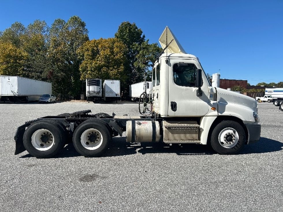 Day Cab Tractor-Heavy Duty Tractors-Freightliner-2019-Cascadia 12564ST-Greensboro-NC-580,852\n\t\tmiles-$ 26,500 - Image 8
