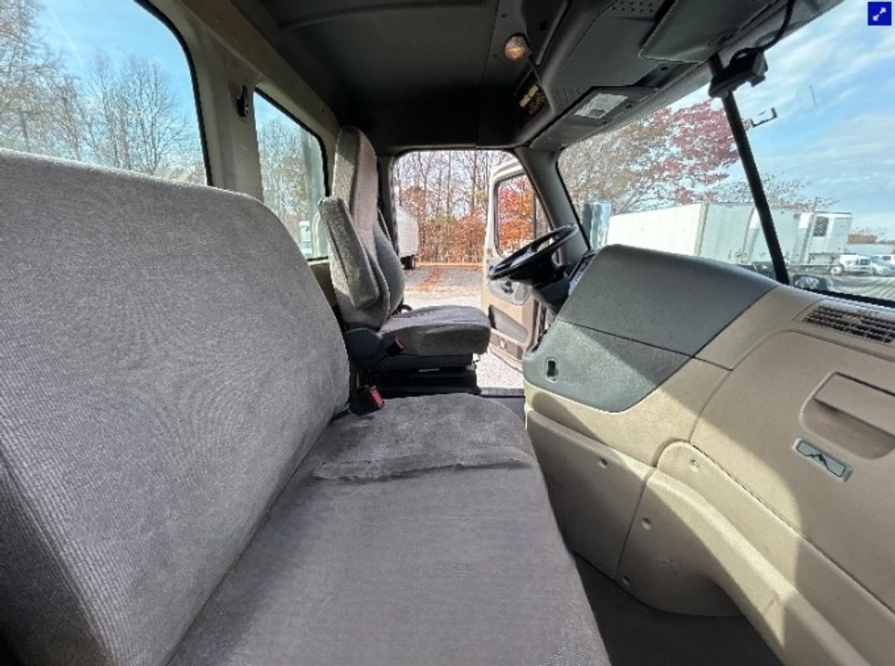 Day Cab Tractor-Heavy Duty Tractors-Freightliner-2019-Cascadia 12564ST-Greensboro-NC-785,676\n\t\tmiles-$ 24,250 - Image 14