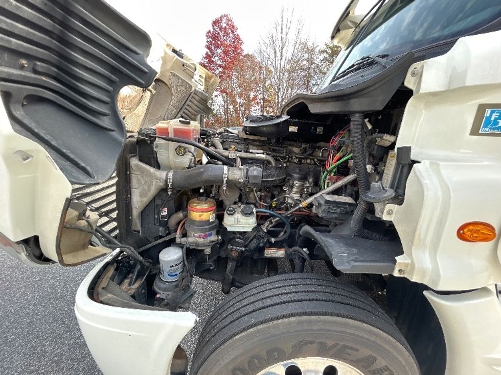 Day Cab Tractor-Heavy Duty Tractors-Freightliner-2019-Cascadia 12564ST-Greensboro-NC-785,676\n\t\tmiles-$ 24,250 - Image 16