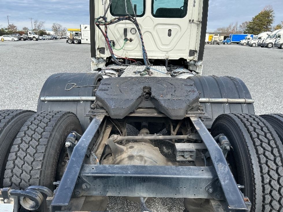 Day Cab Tractor-Heavy Duty Tractors-Freightliner-2019-Cascadia 12564ST-Greensboro-NC-785,676\n\t\tmiles-$ 24,250 - Image 6