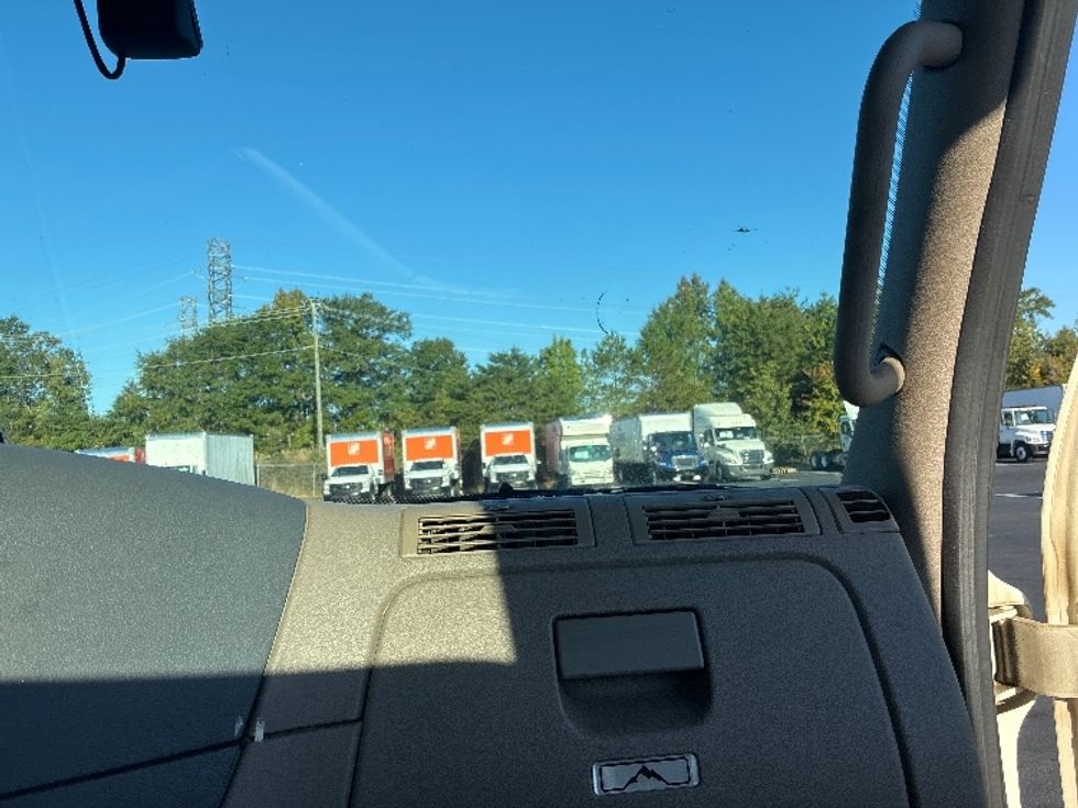 Day Cab Tractor-Heavy Duty Tractors-Freightliner-2019-Cascadia 12564ST-Greenville-SC-311,251\n\t\tmiles-$ 43,000 - Image 13
