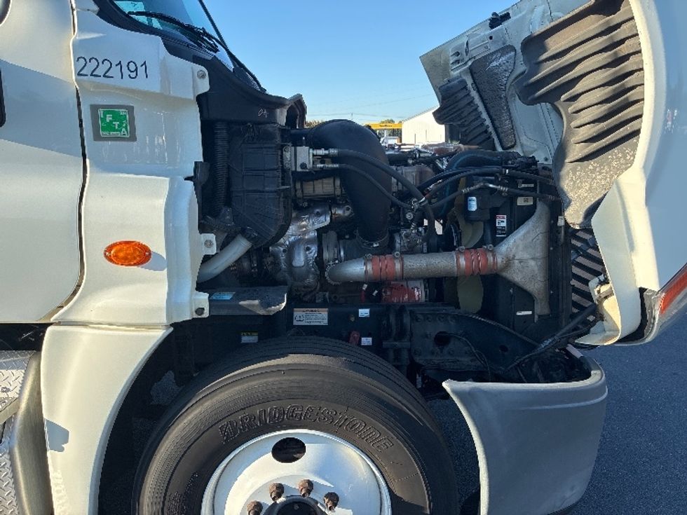 Day Cab Tractor-Heavy Duty Tractors-Freightliner-2019-Cascadia 12564ST-Greenville-SC-311,251\n\t\tmiles-$ 43,000 - Image 15