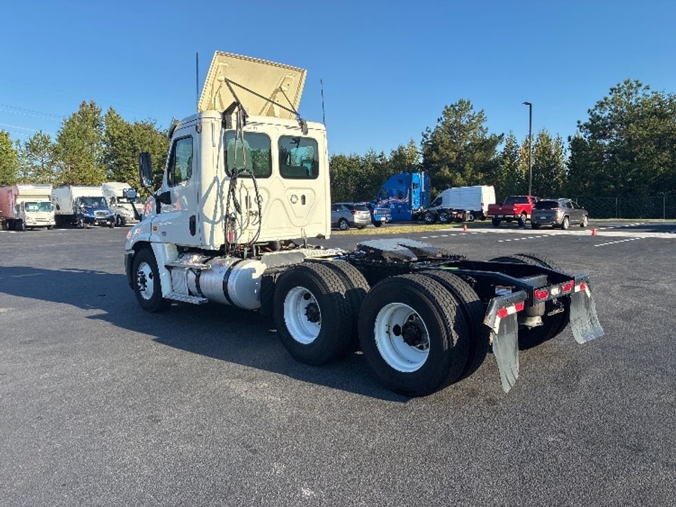 Day Cab Tractor-Heavy Duty Tractors-Freightliner-2019-Cascadia 12564ST-Greenville-SC-311,251\n\t\tmiles-$ 43,000 - Image 5
