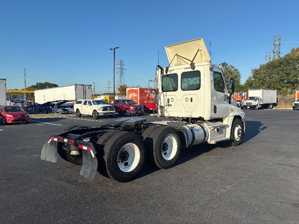 Day Cab Tractor-Heavy Duty Tractors-Freightliner-2019-Cascadia 12564ST-Greenville-SC-311,251\n\t\tmiles-$ 43,000 - Image 7