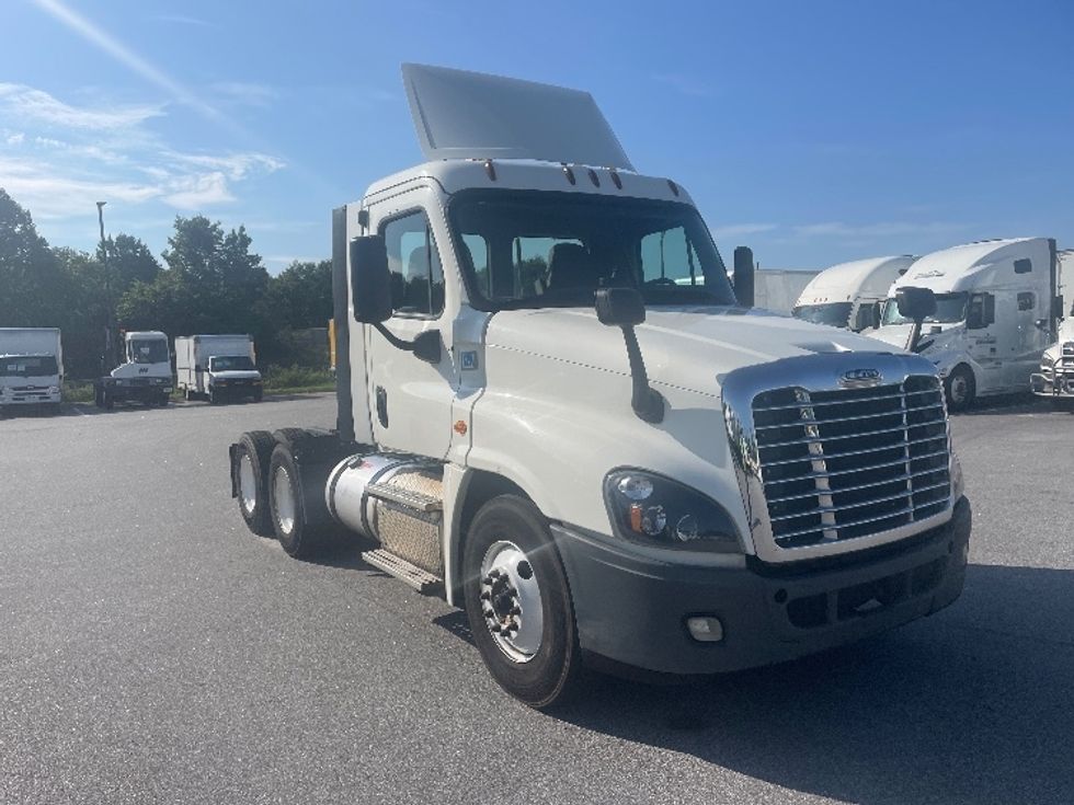 Day Cab Tractor-Heavy Duty Tractors-Freightliner-2019-Cascadia 12564ST-Greenville-SC-480,803\n\t\tmiles-$ 38,250 - Image 1