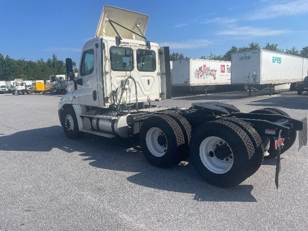 Day Cab Tractor-Heavy Duty Tractors-Freightliner-2019-Cascadia 12564ST-Greenville-SC-480,803\n\t\tmiles-$ 38,250 - Image 5