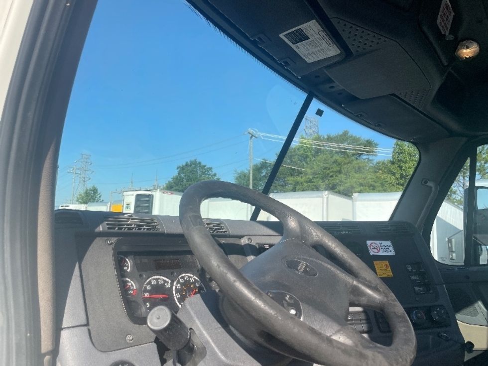 Day Cab Tractor-Heavy Duty Tractors-Freightliner-2019-Cascadia 12564ST-Greenville-SC-537,378\n\t\tmiles-$ 29,000 - Image 10