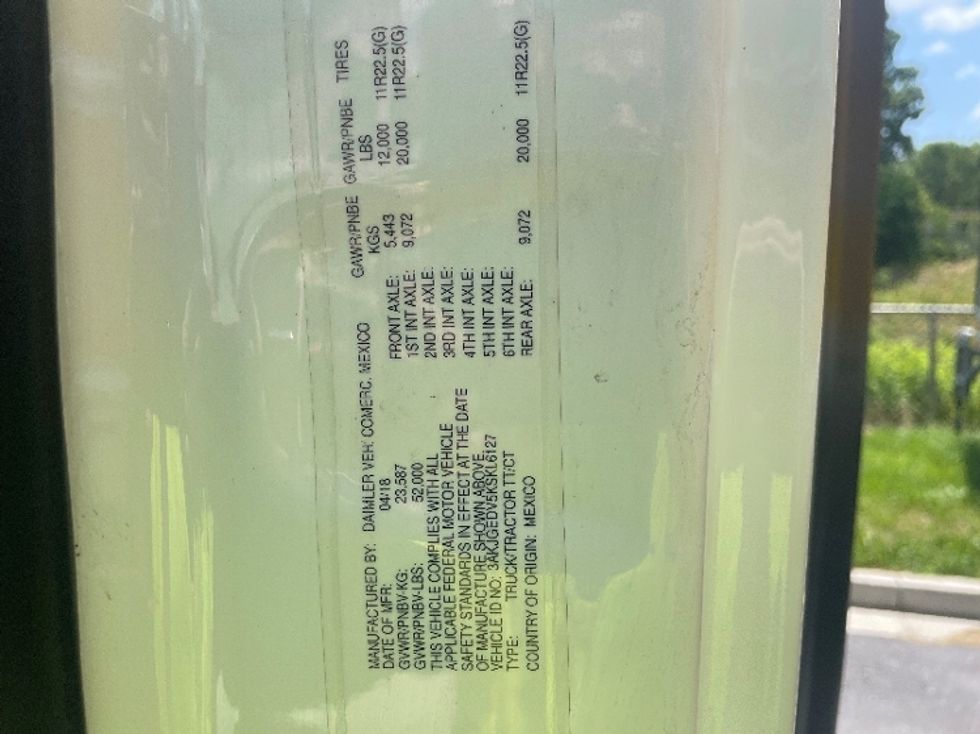 Day Cab Tractor-Heavy Duty Tractors-Freightliner-2019-Cascadia 12564ST-Greenville-SC-537,378\n\t\tmiles-$ 29,000 - Image 22