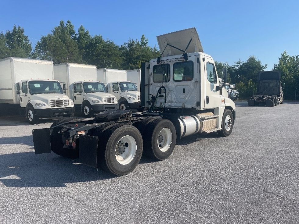 Day Cab Tractor-Heavy Duty Tractors-Freightliner-2019-Cascadia 12564ST-Greenville-SC-537,378\n\t\tmiles-$ 29,000 - Image 7