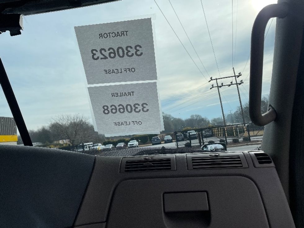 Day Cab Tractor-Heavy Duty Tractors-Freightliner-2019-Cascadia 12564ST-Greenville-SC-598,965\n\t\tmiles-$ 26,250 - Image 13