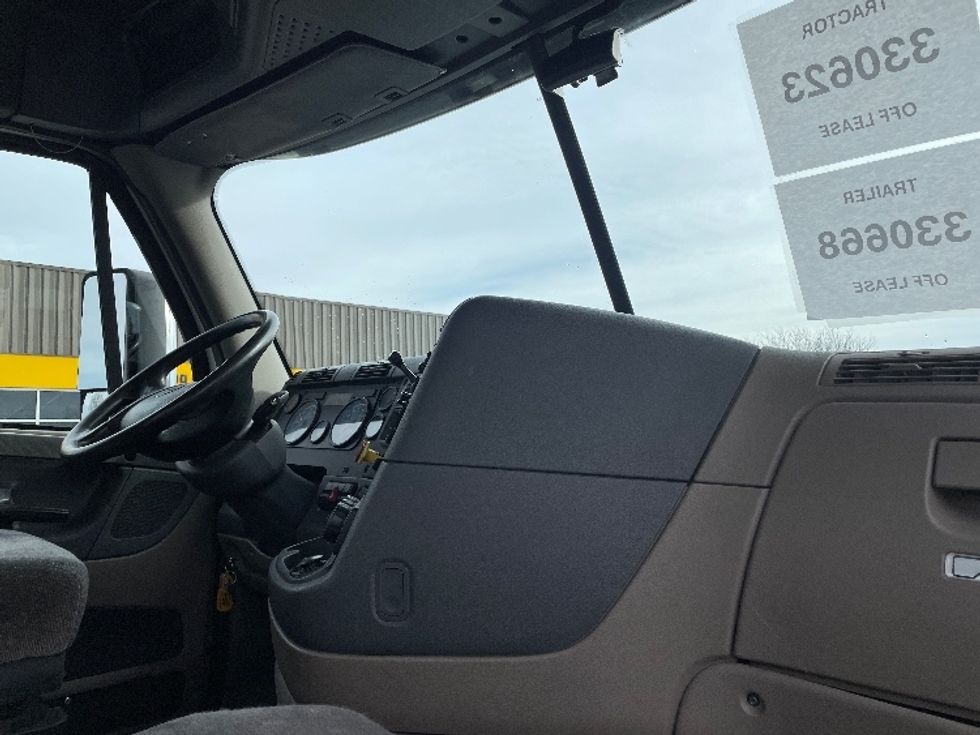 Day Cab Tractor-Heavy Duty Tractors-Freightliner-2019-Cascadia 12564ST-Greenville-SC-598,965\n\t\tmiles-$ 26,250 - Image 14