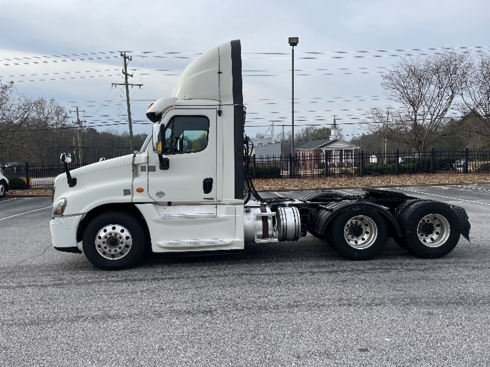 Day Cab Tractor-Heavy Duty Tractors-Freightliner-2019-Cascadia 12564ST-Greenville-SC-598,965\n\t\tmiles-$ 26,250 - Image 4
